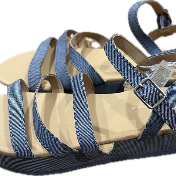Girls size 3 Old Navy Chambray Strappy platform Sandler NWT - Picture 3 of 5
